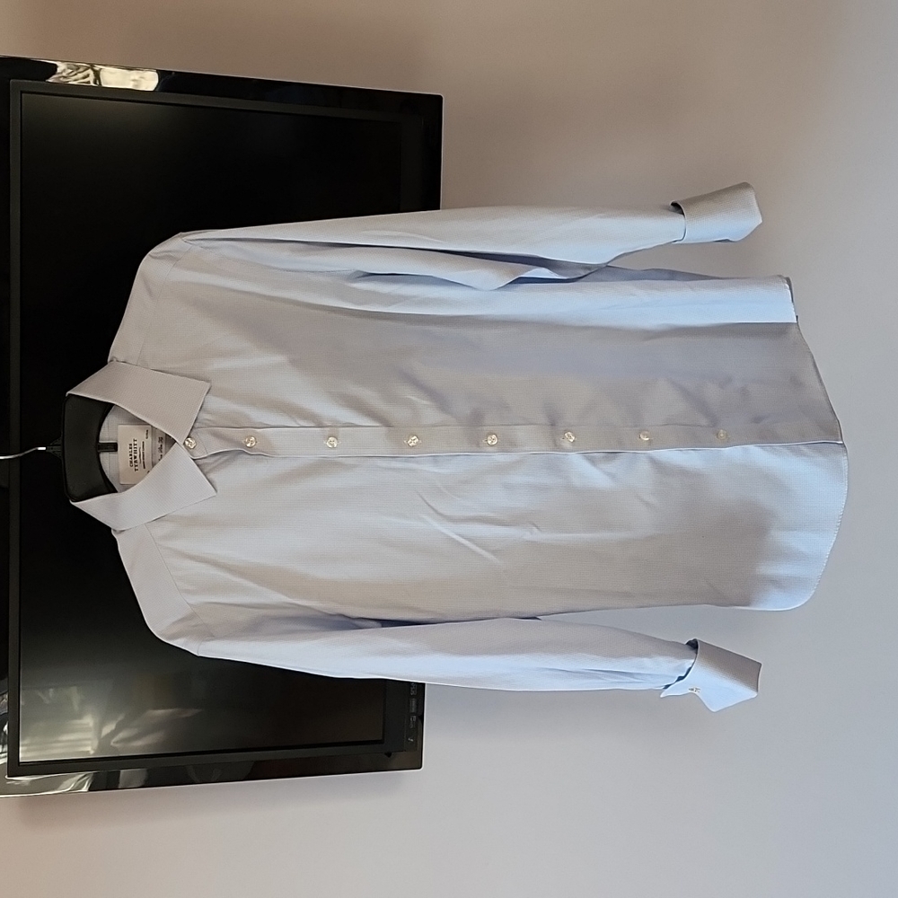Charles Tyrwhitt non-iron slim-fit shirt. Collar 16.5" Chest 42". Blue check.